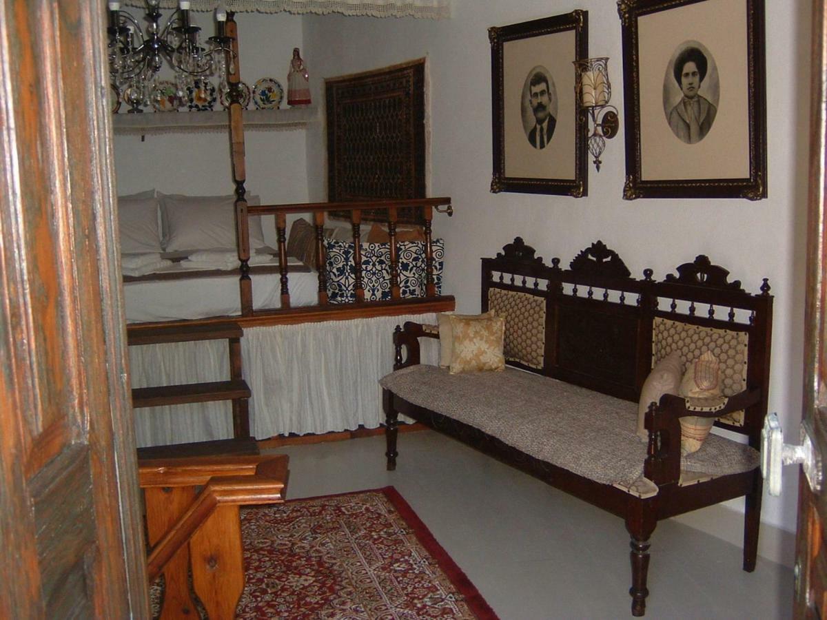 Yiayia'S Home Chalki Town المظهر الخارجي الصورة