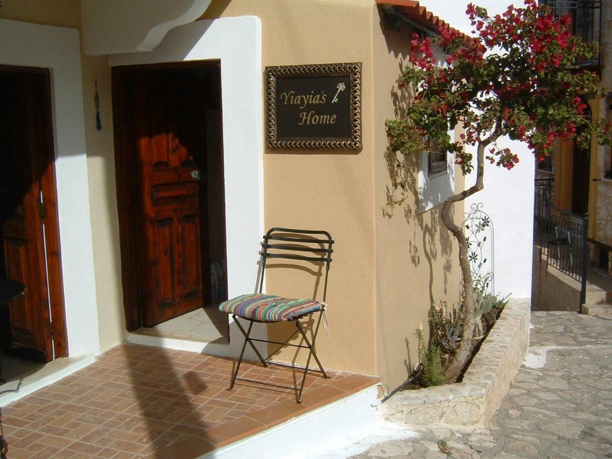 Yiayia'S Home Chalki Town المظهر الخارجي الصورة